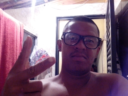 http://object id=twitcamPlayer width=320 height=265 classid=clsid:d27cdb6e-ae6d-11cf-96b8-444553540000param name=movie value=http://static.livestr