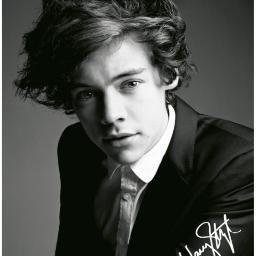 Hiiiiiiiiii. i'm a girl of 17 years love one direction 3