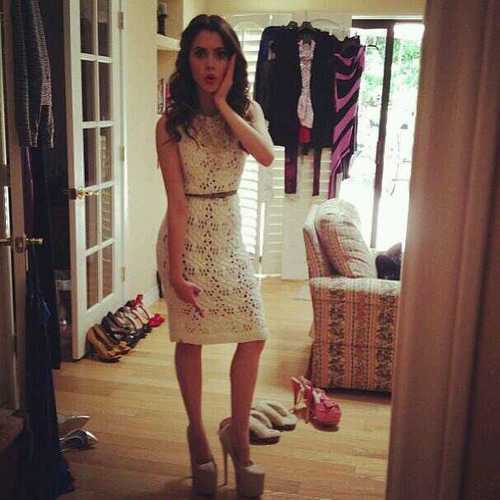 LauraFraud_'s profile picture. Yes, yes.. I'm Laura Marie. My boyfriend is a tall blonde named Ross; I'm pregnant with his child. [Literate]