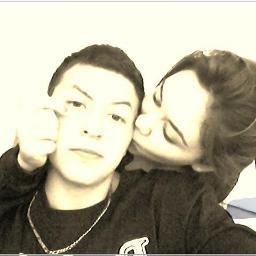 Un hombre hecho y derecho...
Mexicano y con ORGULLO
Sigueme y te sigo:) FollowBack