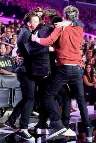 ONE DIRECTION ERRY DAY, ALL DAY! #BSE #ForeverYoung Normal Is Boring. Cute As A Button Every Single One Of You xx #TheBandThatLostTheXfactorButWonTheWorld