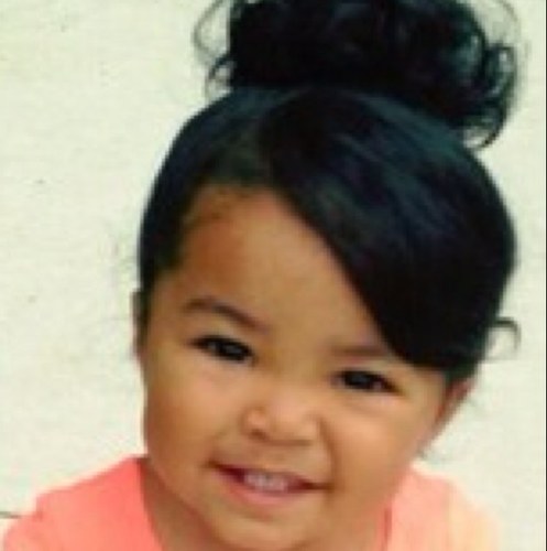 hola !! ninos!! su auzra !! te amo mama @Selena_faux_
Sissy @BraylonTaylor