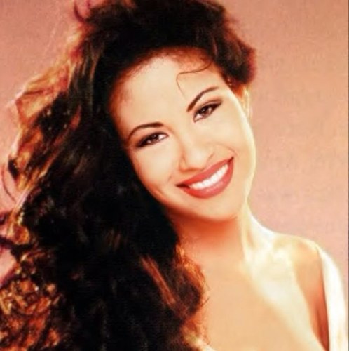 Hola chicos su selena:) solo sigume sigo atrás te amo.! Mi nina's @baby_auzra &
@BraylonTaylor
