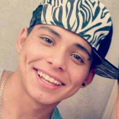 mi felicidad es :Brandon meza  orgullosamente meza girl ase un año*-* *-* amo ver acábatelo todas las tardes y pasármela con mis amigas pero mas a Brandon *-*