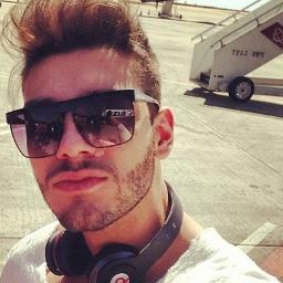 Fã clube dedicado ao cantor @LucasSLucco Since: 02/08/13 Dona @AndressaJBeV Uma Lucconete! Te amo meu mô! ♥ Lucas seguiu dia 10/08/13