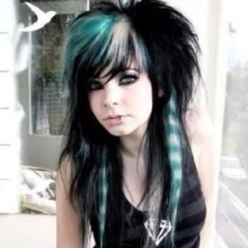 Emmaline｜15｜Single｜looking｜very emotional｜bi｜shy｜Rape my follow button :)