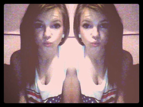 23/3/13♥ -follow me, i follow back? X