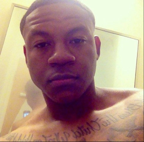 #TeamNAVY; singer & poet by nature. Chasing my ambitions. Still waters run deep.