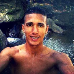 Chato, implicante, marrento, Feliz, Sonhador, conquistador de sonhos, evangélico, Responsável esse sou Eu - Segue que eu sigo de volta.