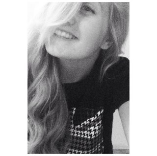 Hi, im bridget horan. 15 years old! Ill follow back. I love love love One Direction. Instagram- onedirection__tho :)