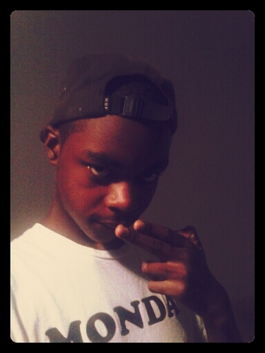 Im just a average dude i like chillen wit my homies thats pretty much it