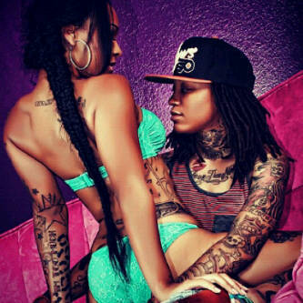 Don't judge a book by his cover ♥just me ,myself and i.dexe chick bouwt op niemalnd♣follow instagram :mrs_bolletoetmimmy23