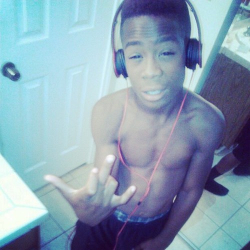 Ima Loyal R.Y.N nigga im single...follow me doe