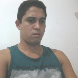 Sou solteiro gosto de me divertir e  jogar futebol...Sou um cara bem eclético.