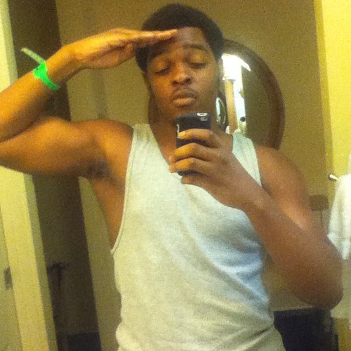 You reading this,you might as well follow me,24 wit a nice flow