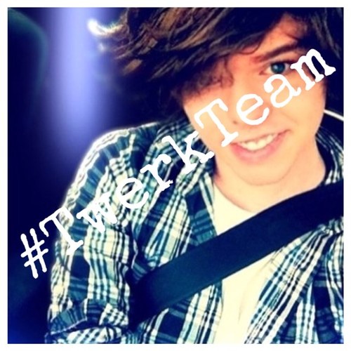 #Danny'sTwerkTeam ❤ Follow if your a part of Danny's Twerk Team. (Im Not Danny, I am a fan!)