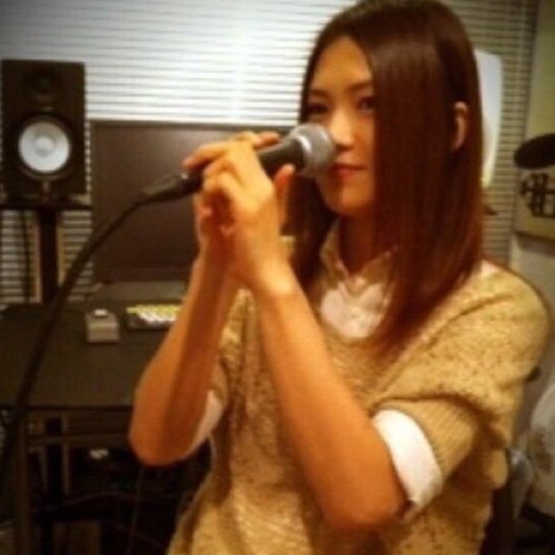 YUI/フラフラ好きな人フォローして下さい(^^)  フォロー100％かえします！
