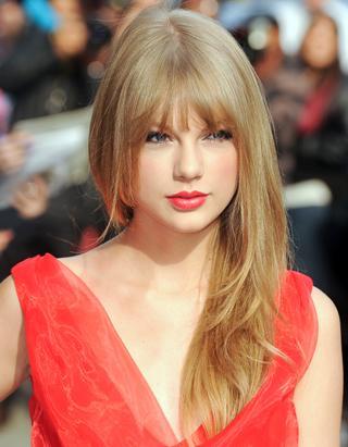 Taylor swift is the person who made me strong for me she's an angel 3