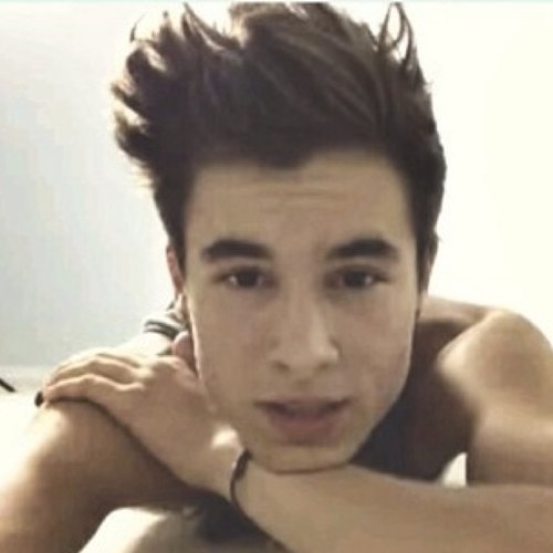 KiansIsSexy's profile picture. Sup guys?! This is an account dedicated to the beautiful being Kian Lawley! I'm just another Lawlorff...I like Lawley Pops.