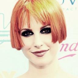 Paramore's fans and Hayley Williams's fans :)
Twtter dedicado a @yelyahwilliams e @paramore