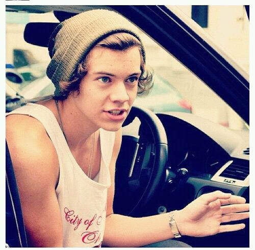 Novelista y escritora de minihistorias :). :) VIVE MIENTRAS SEAS JOVEN :3 In love with five boys.