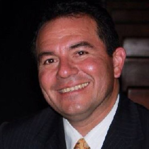 Nacido Archidona - Napo, 5 de febrero 1973, vivio en Puyo - Pastaza hasta 1989 y en Quito - Pichincha hasta la actualidad.