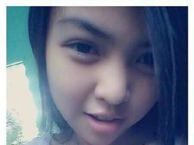 Facebook: http://t.co/agacysAV50
Mabait :)
Makulet :)

:')