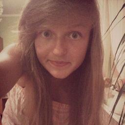 Hey ;*
I'm Ania. I'm 15 years old. I'm artist .I like listen to music and  love play the guitar .You follow me and I follow back.