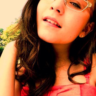 You and my life,do not wanna see you sad
   but happy I wanna see you shine but until 
Shines well self the sky! @larimanoela