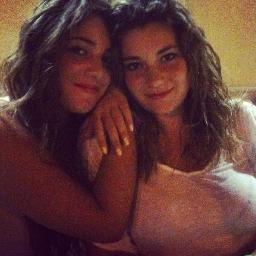 I'm an Italian girl .. I love @onedirection are really stupid, but have an amazing voice (: