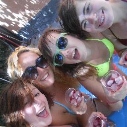 We are 4 girls writting one blog ;)