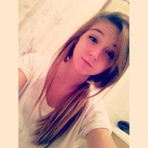 self_helpishere's profile picture. You're beautiful.