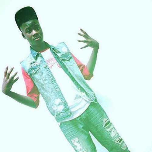 Ima solo nigga ion fuck with too many mane cuase theses niggas aint real too me you is watchu eat yall sum pussies.. West memphis......