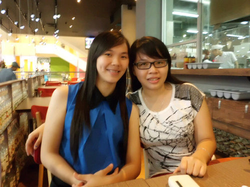 Love is as long as you are happy, I'm happy. 你好, 我就好。:') -Rose-