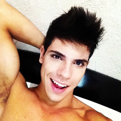 18 years old-Brazilian,Follow me ;)