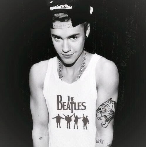 BɛℓıɛƄɛr & ƊırɛcƗıօɳɛr ♬ i love the janoskians (0/5)❤ Cody & Carly follow!♥ I follow back, ask :) ♥