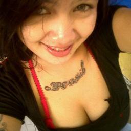 Cewe bertatto pencari brondong yang kontol nya gede+panjang, aku seneng aku Goyang :) mau pin bb aku? follow aja dulu. Ntar pin bb tante lewat DM aja