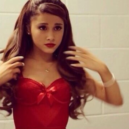 Ariana Grande 0/1 Follow Me I Follow Back