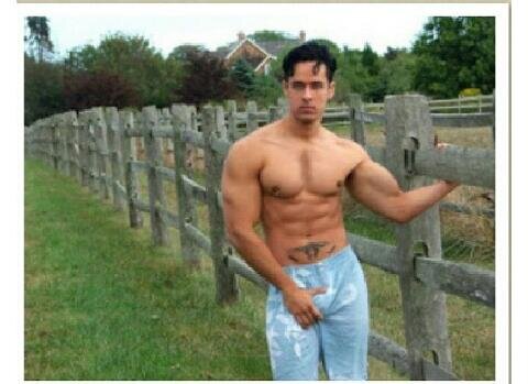 Rafael Alencar
Idade : 35 Anos 
Genero : Homosexual
Signo : Cancer  ... SOU DOTADO ISSO TE GARANTO ;)