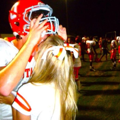 GFthoughts__'s profile picture. Just another anon that tweets about her boyfriend and how obsessed she is with him. | I'm a proud football girlfriend✨