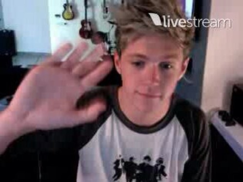 Directioner, if you arent then go away :) kthxbi