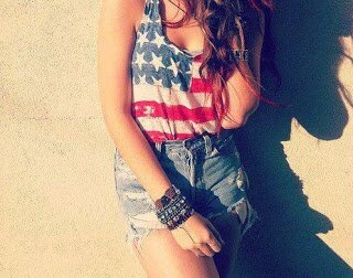 de profesion joyera.amiga de mis amigos.soi una chica sencilla...laura.zazo.frias@hotmail.com