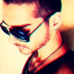 Olá, eu sou Bill Kaulitz vocalista da banda Tocotél, me amem aliens perfects do meu coração ♥ ~ FALLOW ME ~