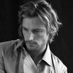 I protect the one who wears the crown, no one shall hurt @Roxii_Vandersul. I'm her GuardDog|| #Werewolf #Hitman #Lover