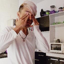 18 anos, músico, compositor, blogueiro