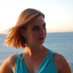 Traductora e Intérprete. Profesora de Inglés y de Español para extranjeros.