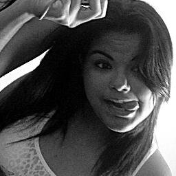 TalitaAlvares's profile picture. 