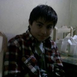jugador de futbol, estudioso, divertido y cantante