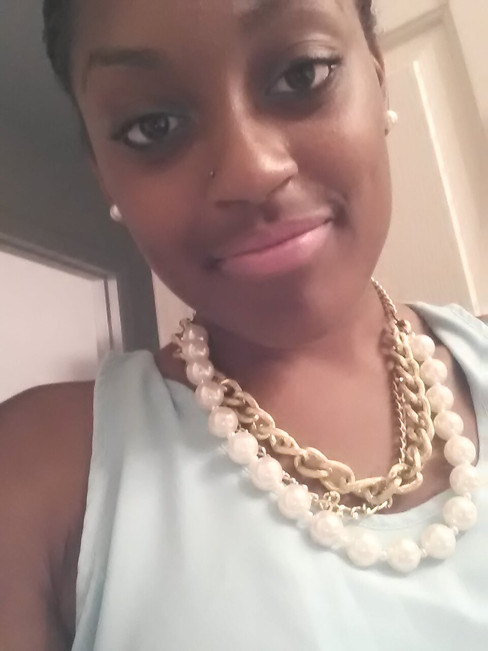 Ty - 02.08.96 senior at DSA with a job and my own car. Can't phuck with this single chick