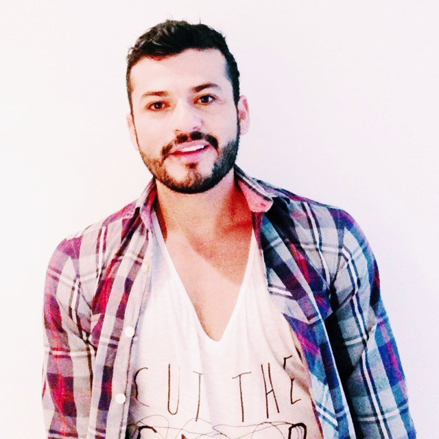 fayrjulian's profile picture. Aca se tuitean cosas buenas y otras no tanto, se tuitea, se reeditan, se acomodan tuits y se RT. No soy el mejor pero tampoco el peor.
Instagram: fayrjulian